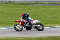 Rockingham-no-limits-trackday;enduro-digital-images;event-digital-images;eventdigitalimages;no-limits-trackdays;peter-wileman-photography;racing-digital-images;rockingham-raceway-northamptonshire;rockingham-trackday-photographs;trackday-digital-images;trackday-photos