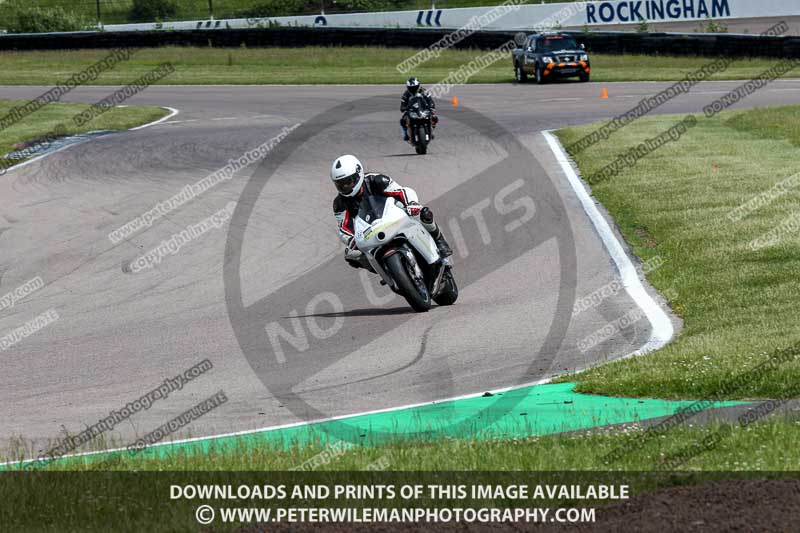 Rockingham no limits trackday;enduro digital images;event digital images;eventdigitalimages;no limits trackdays;peter wileman photography;racing digital images;rockingham raceway northamptonshire;rockingham trackday photographs;trackday digital images;trackday photos