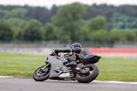 Advanced Group Silver/Grey Bikes