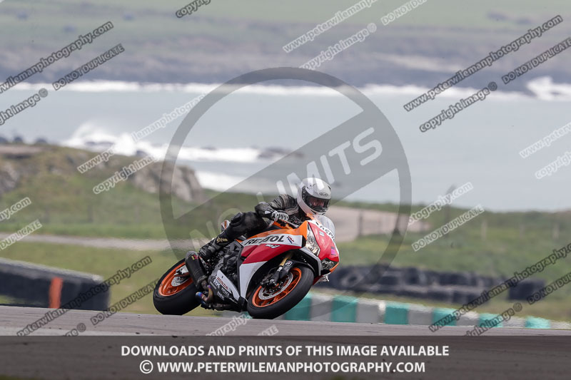 anglesey no limits trackday;anglesey photographs;anglesey trackday photographs;enduro digital images;event digital images;eventdigitalimages;no limits trackdays;peter wileman photography;racing digital images;trac mon;trackday digital images;trackday photos;ty croes