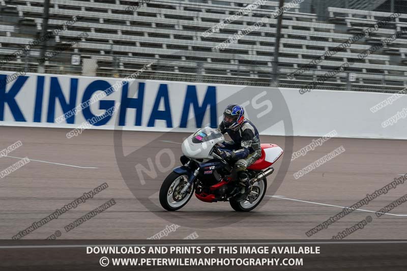 Rockingham no limits trackday;enduro digital images;event digital images;eventdigitalimages;no limits trackdays;peter wileman photography;racing digital images;rockingham raceway northamptonshire;rockingham trackday photographs;trackday digital images;trackday photos