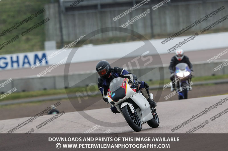 Rockingham no limits trackday;enduro digital images;event digital images;eventdigitalimages;no limits trackdays;peter wileman photography;racing digital images;rockingham raceway northamptonshire;rockingham trackday photographs;trackday digital images;trackday photos