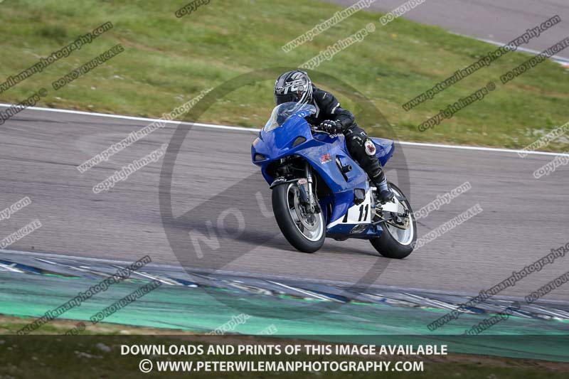 Rockingham no limits trackday;enduro digital images;event digital images;eventdigitalimages;no limits trackdays;peter wileman photography;racing digital images;rockingham raceway northamptonshire;rockingham trackday photographs;trackday digital images;trackday photos