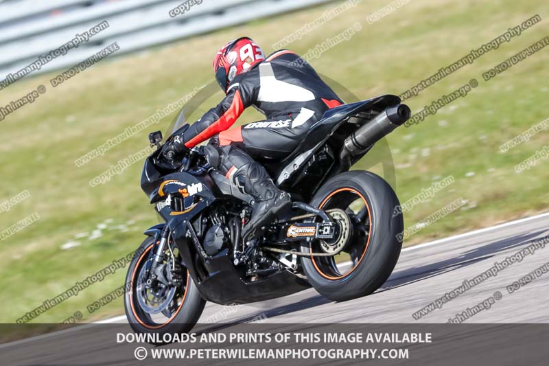 Rockingham no limits trackday;enduro digital images;event digital images;eventdigitalimages;no limits trackdays;peter wileman photography;racing digital images;rockingham raceway northamptonshire;rockingham trackday photographs;trackday digital images;trackday photos