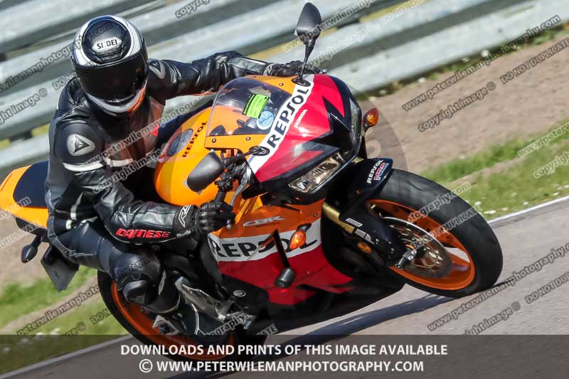 Rockingham no limits trackday;enduro digital images;event digital images;eventdigitalimages;no limits trackdays;peter wileman photography;racing digital images;rockingham raceway northamptonshire;rockingham trackday photographs;trackday digital images;trackday photos