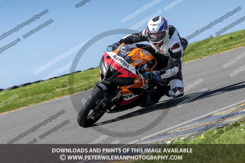 anglesey no limits trackday;anglesey photographs;anglesey trackday photographs;enduro digital images;event digital images;eventdigitalimages;no limits trackdays;peter wileman photography;racing digital images;trac mon;trackday digital images;trackday photos;ty croes