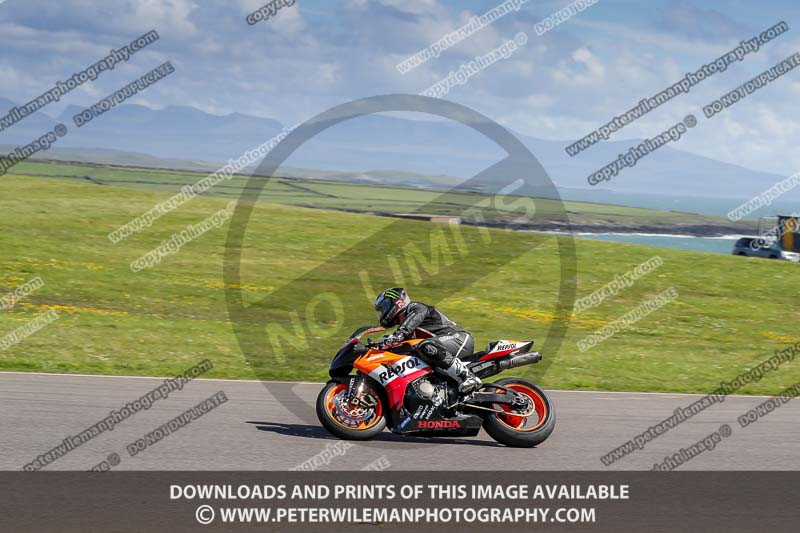 anglesey no limits trackday;anglesey photographs;anglesey trackday photographs;enduro digital images;event digital images;eventdigitalimages;no limits trackdays;peter wileman photography;racing digital images;trac mon;trackday digital images;trackday photos;ty croes