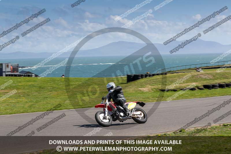 anglesey no limits trackday;anglesey photographs;anglesey trackday photographs;enduro digital images;event digital images;eventdigitalimages;no limits trackdays;peter wileman photography;racing digital images;trac mon;trackday digital images;trackday photos;ty croes