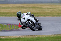 Eve Low/Mid Group White Bikes