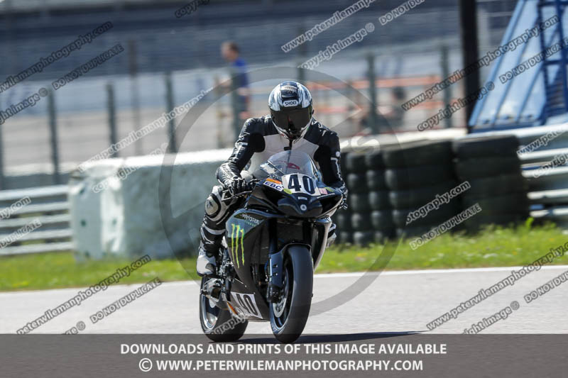 Rockingham no limits trackday;enduro digital images;event digital images;eventdigitalimages;no limits trackdays;peter wileman photography;racing digital images;rockingham raceway northamptonshire;rockingham trackday photographs;trackday digital images;trackday photos