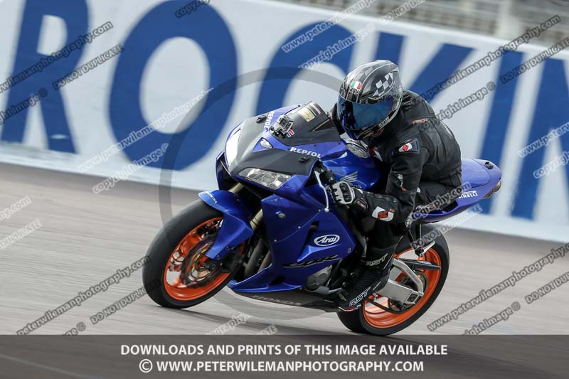 Rockingham no limits trackday;enduro digital images;event digital images;eventdigitalimages;no limits trackdays;peter wileman photography;racing digital images;rockingham raceway northamptonshire;rockingham trackday photographs;trackday digital images;trackday photos