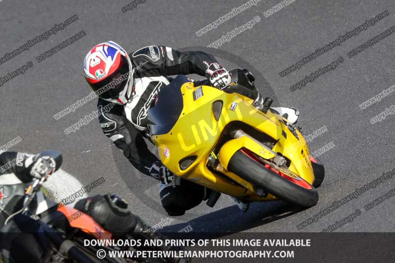 cadwell no limits trackday;cadwell park;cadwell park photographs;cadwell trackday photographs;enduro digital images;event digital images;eventdigitalimages;no limits trackdays;peter wileman photography;racing digital images;trackday digital images;trackday photos
