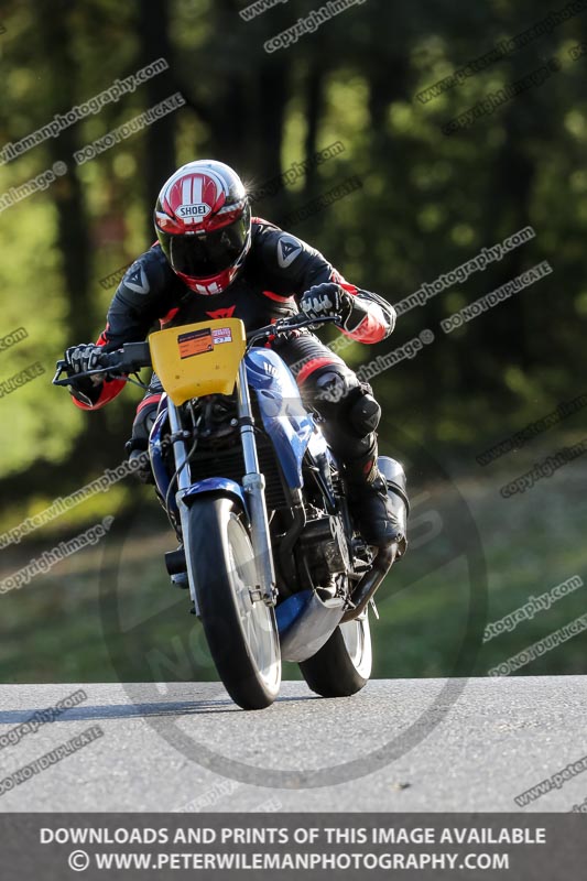 cadwell no limits trackday;cadwell park;cadwell park photographs;cadwell trackday photographs;enduro digital images;event digital images;eventdigitalimages;no limits trackdays;peter wileman photography;racing digital images;trackday digital images;trackday photos