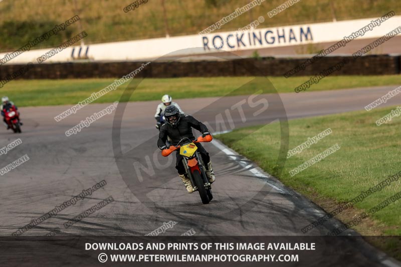 Rockingham no limits trackday;enduro digital images;event digital images;eventdigitalimages;no limits trackdays;peter wileman photography;racing digital images;rockingham raceway northamptonshire;rockingham trackday photographs;trackday digital images;trackday photos
