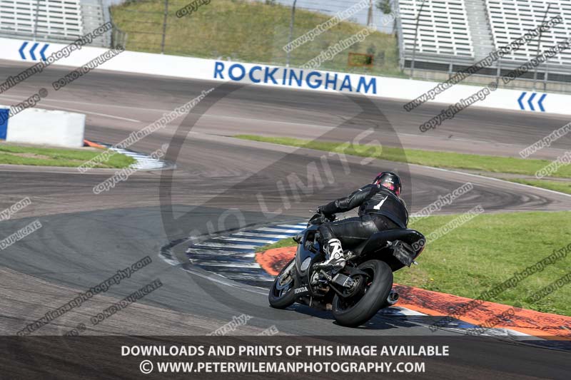 Rockingham no limits trackday;enduro digital images;event digital images;eventdigitalimages;no limits trackdays;peter wileman photography;racing digital images;rockingham raceway northamptonshire;rockingham trackday photographs;trackday digital images;trackday photos