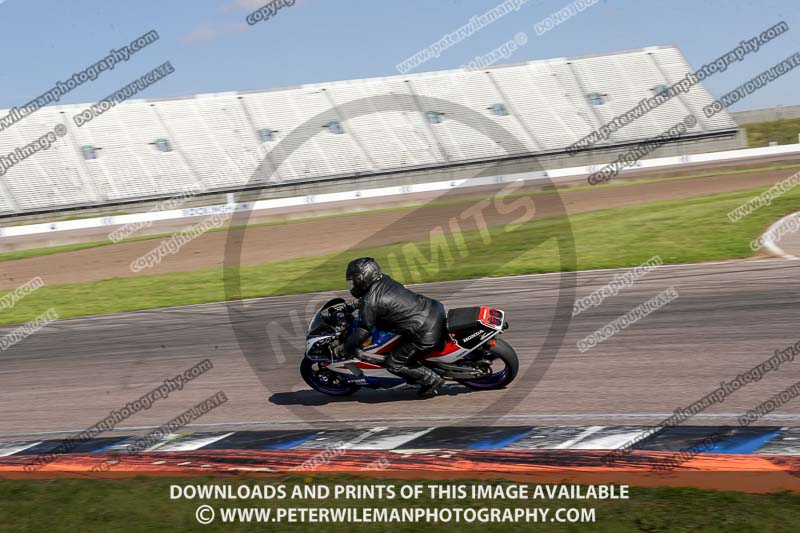 Rockingham no limits trackday;enduro digital images;event digital images;eventdigitalimages;no limits trackdays;peter wileman photography;racing digital images;rockingham raceway northamptonshire;rockingham trackday photographs;trackday digital images;trackday photos