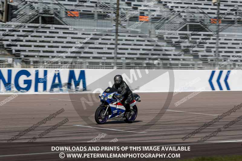 Rockingham no limits trackday;enduro digital images;event digital images;eventdigitalimages;no limits trackdays;peter wileman photography;racing digital images;rockingham raceway northamptonshire;rockingham trackday photographs;trackday digital images;trackday photos