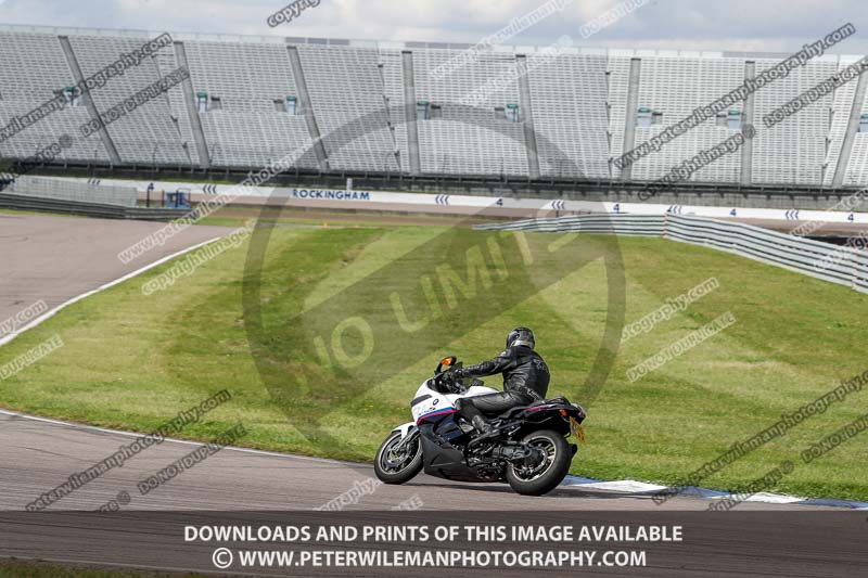 Rockingham no limits trackday;enduro digital images;event digital images;eventdigitalimages;no limits trackdays;peter wileman photography;racing digital images;rockingham raceway northamptonshire;rockingham trackday photographs;trackday digital images;trackday photos