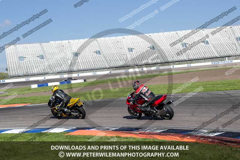 Rockingham no limits trackday;enduro digital images;event digital images;eventdigitalimages;no limits trackdays;peter wileman photography;racing digital images;rockingham raceway northamptonshire;rockingham trackday photographs;trackday digital images;trackday photos