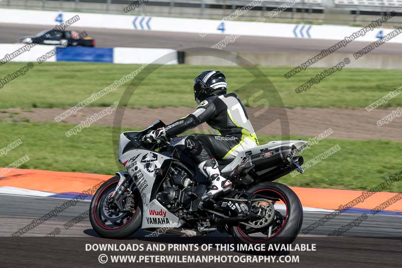 Rockingham no limits trackday;enduro digital images;event digital images;eventdigitalimages;no limits trackdays;peter wileman photography;racing digital images;rockingham raceway northamptonshire;rockingham trackday photographs;trackday digital images;trackday photos