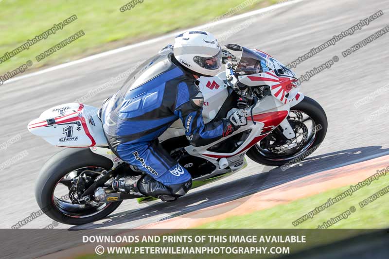 Rockingham no limits trackday;enduro digital images;event digital images;eventdigitalimages;no limits trackdays;peter wileman photography;racing digital images;rockingham raceway northamptonshire;rockingham trackday photographs;trackday digital images;trackday photos