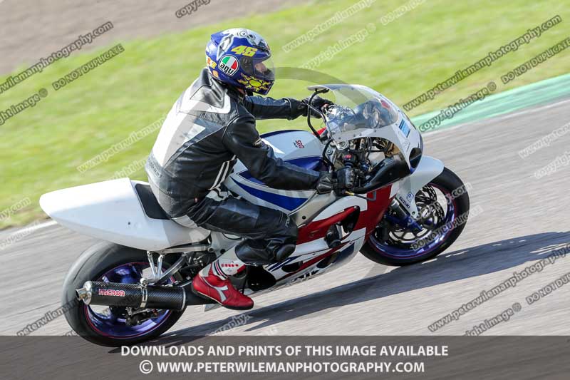 Rockingham no limits trackday;enduro digital images;event digital images;eventdigitalimages;no limits trackdays;peter wileman photography;racing digital images;rockingham raceway northamptonshire;rockingham trackday photographs;trackday digital images;trackday photos
