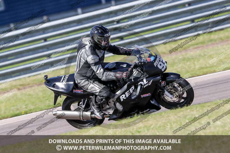 Rockingham no limits trackday;enduro digital images;event digital images;eventdigitalimages;no limits trackdays;peter wileman photography;racing digital images;rockingham raceway northamptonshire;rockingham trackday photographs;trackday digital images;trackday photos