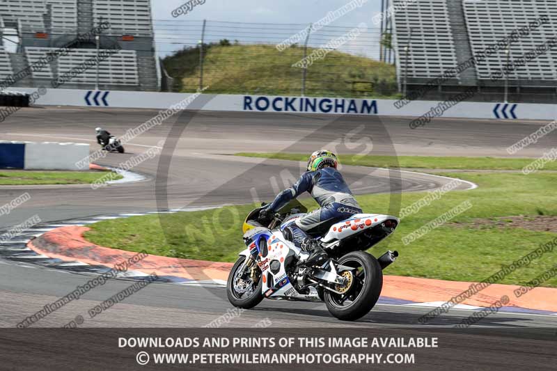 Rockingham no limits trackday;enduro digital images;event digital images;eventdigitalimages;no limits trackdays;peter wileman photography;racing digital images;rockingham raceway northamptonshire;rockingham trackday photographs;trackday digital images;trackday photos