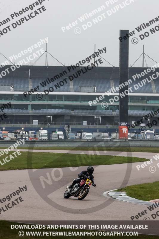 Rockingham no limits trackday;enduro digital images;event digital images;eventdigitalimages;no limits trackdays;peter wileman photography;racing digital images;rockingham raceway northamptonshire;rockingham trackday photographs;trackday digital images;trackday photos