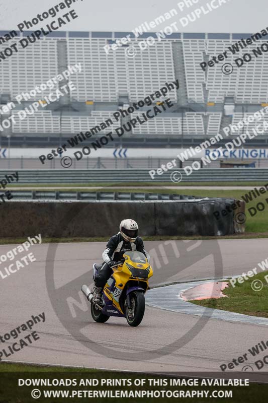 Rockingham no limits trackday;enduro digital images;event digital images;eventdigitalimages;no limits trackdays;peter wileman photography;racing digital images;rockingham raceway northamptonshire;rockingham trackday photographs;trackday digital images;trackday photos