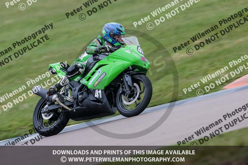Rockingham no limits trackday;enduro digital images;event digital images;eventdigitalimages;no limits trackdays;peter wileman photography;racing digital images;rockingham raceway northamptonshire;rockingham trackday photographs;trackday digital images;trackday photos