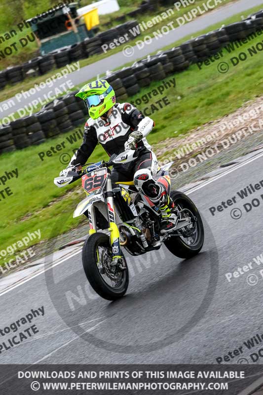 Three Sisters;Three Sisters photographs;Three Sisters trackday photographs;enduro digital images;event digital images;eventdigitalimages;lydden no limits trackday;no limits trackdays;peter wileman photography;racing digital images;trackday digital images;trackday photos