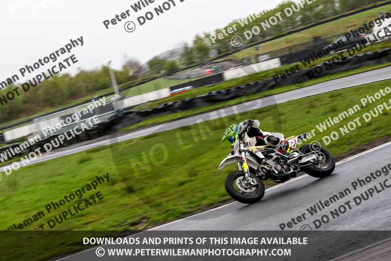 Three Sisters;Three Sisters photographs;Three Sisters trackday photographs;enduro digital images;event digital images;eventdigitalimages;lydden no limits trackday;no limits trackdays;peter wileman photography;racing digital images;trackday digital images;trackday photos