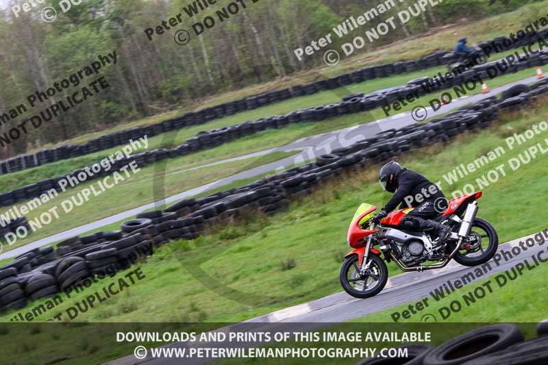 Three Sisters;Three Sisters photographs;Three Sisters trackday photographs;enduro digital images;event digital images;eventdigitalimages;lydden no limits trackday;no limits trackdays;peter wileman photography;racing digital images;trackday digital images;trackday photos