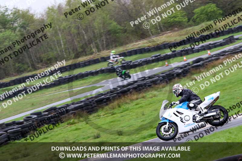 Three Sisters;Three Sisters photographs;Three Sisters trackday photographs;enduro digital images;event digital images;eventdigitalimages;lydden no limits trackday;no limits trackdays;peter wileman photography;racing digital images;trackday digital images;trackday photos