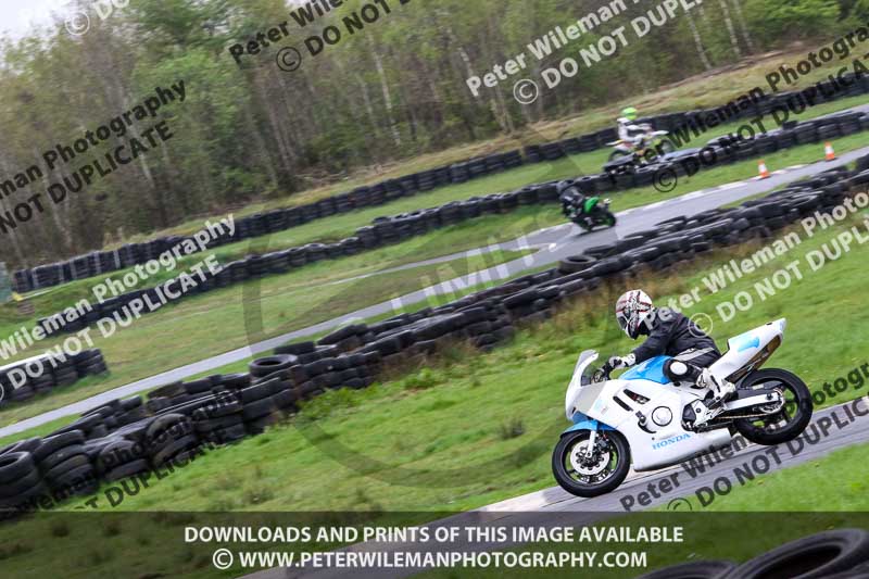 Three Sisters;Three Sisters photographs;Three Sisters trackday photographs;enduro digital images;event digital images;eventdigitalimages;lydden no limits trackday;no limits trackdays;peter wileman photography;racing digital images;trackday digital images;trackday photos