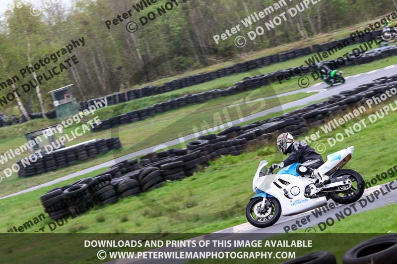Three Sisters;Three Sisters photographs;Three Sisters trackday photographs;enduro digital images;event digital images;eventdigitalimages;lydden no limits trackday;no limits trackdays;peter wileman photography;racing digital images;trackday digital images;trackday photos