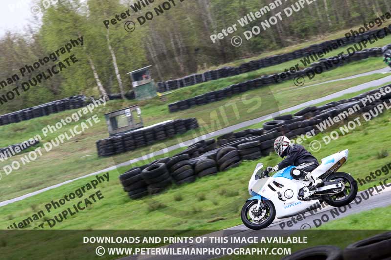 Three Sisters;Three Sisters photographs;Three Sisters trackday photographs;enduro digital images;event digital images;eventdigitalimages;lydden no limits trackday;no limits trackdays;peter wileman photography;racing digital images;trackday digital images;trackday photos