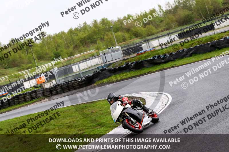 Three Sisters;Three Sisters photographs;Three Sisters trackday photographs;enduro digital images;event digital images;eventdigitalimages;lydden no limits trackday;no limits trackdays;peter wileman photography;racing digital images;trackday digital images;trackday photos