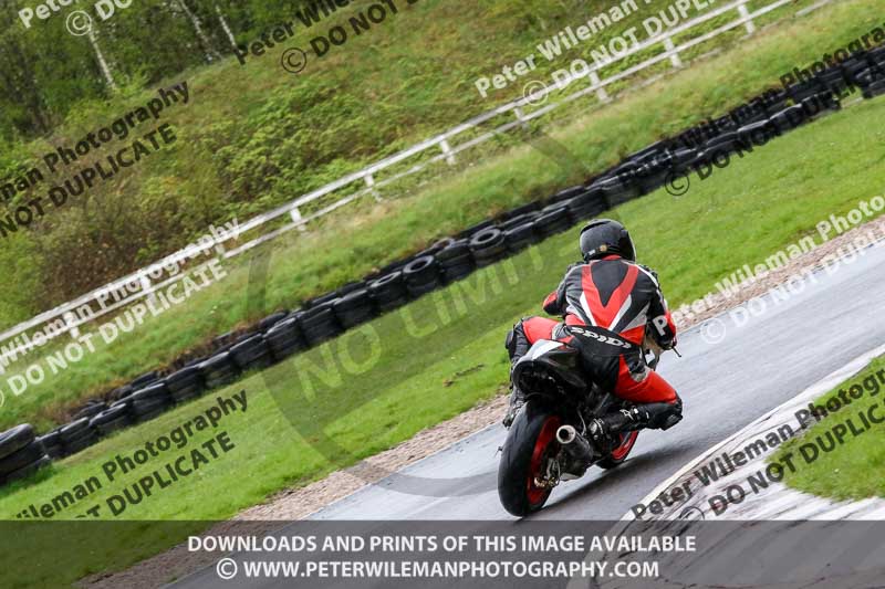 Three Sisters;Three Sisters photographs;Three Sisters trackday photographs;enduro digital images;event digital images;eventdigitalimages;lydden no limits trackday;no limits trackdays;peter wileman photography;racing digital images;trackday digital images;trackday photos