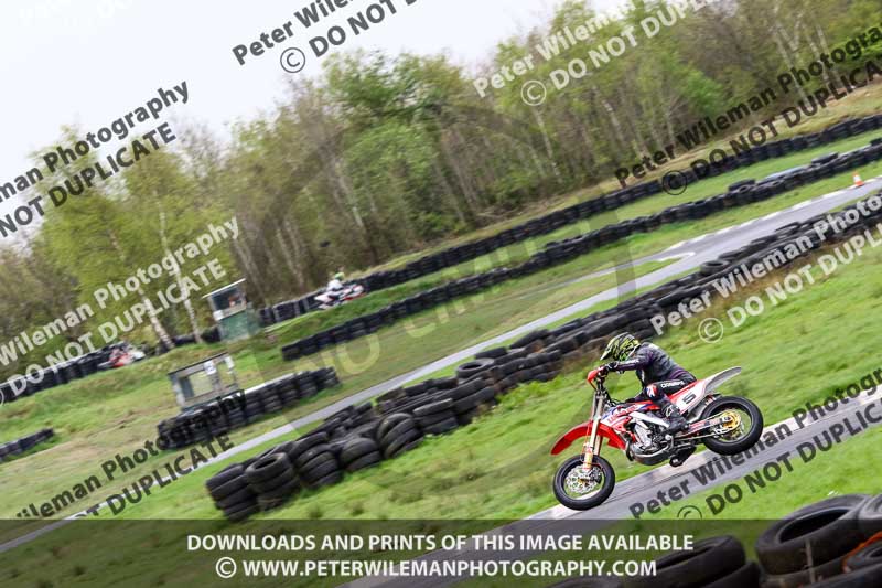 Three Sisters;Three Sisters photographs;Three Sisters trackday photographs;enduro digital images;event digital images;eventdigitalimages;lydden no limits trackday;no limits trackdays;peter wileman photography;racing digital images;trackday digital images;trackday photos