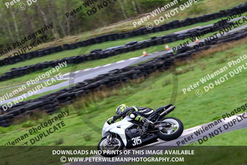 Three Sisters;Three Sisters photographs;Three Sisters trackday photographs;enduro digital images;event digital images;eventdigitalimages;lydden no limits trackday;no limits trackdays;peter wileman photography;racing digital images;trackday digital images;trackday photos