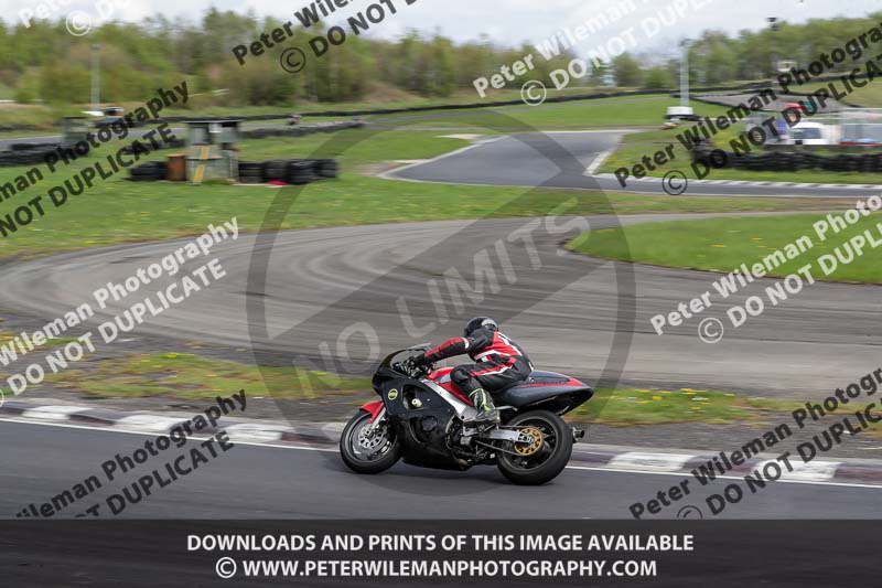 Three Sisters;Three Sisters photographs;Three Sisters trackday photographs;enduro digital images;event digital images;eventdigitalimages;lydden no limits trackday;no limits trackdays;peter wileman photography;racing digital images;trackday digital images;trackday photos