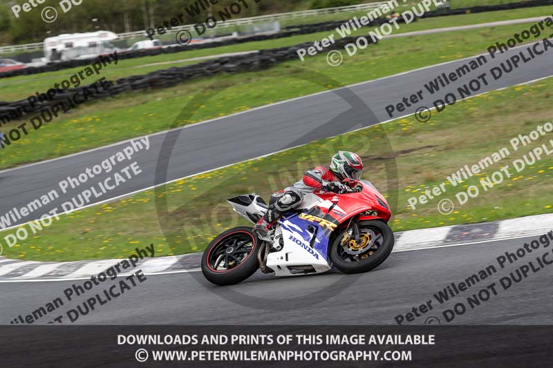 Three Sisters;Three Sisters photographs;Three Sisters trackday photographs;enduro digital images;event digital images;eventdigitalimages;lydden no limits trackday;no limits trackdays;peter wileman photography;racing digital images;trackday digital images;trackday photos