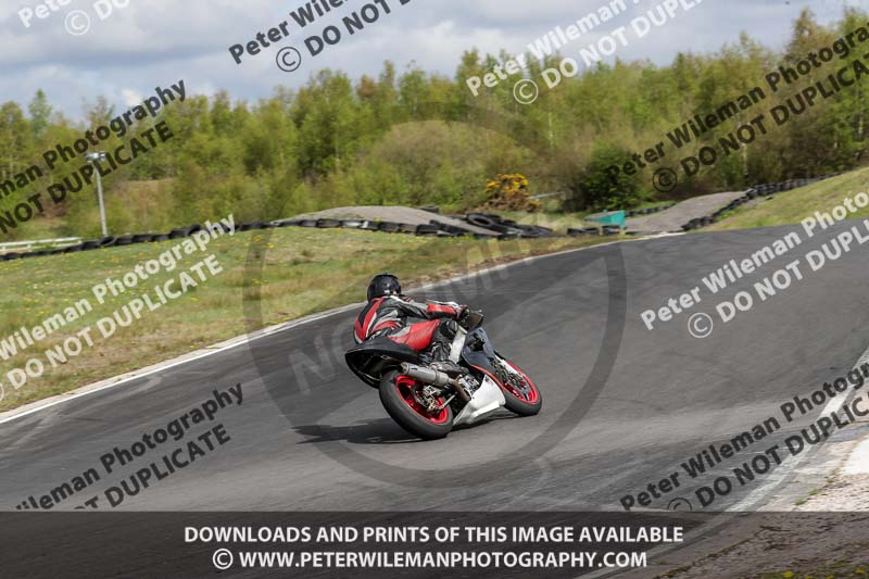 Three Sisters;Three Sisters photographs;Three Sisters trackday photographs;enduro digital images;event digital images;eventdigitalimages;lydden no limits trackday;no limits trackdays;peter wileman photography;racing digital images;trackday digital images;trackday photos