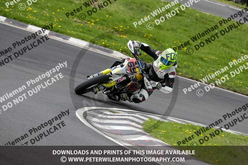 Three Sisters;Three Sisters photographs;Three Sisters trackday photographs;enduro digital images;event digital images;eventdigitalimages;lydden no limits trackday;no limits trackdays;peter wileman photography;racing digital images;trackday digital images;trackday photos