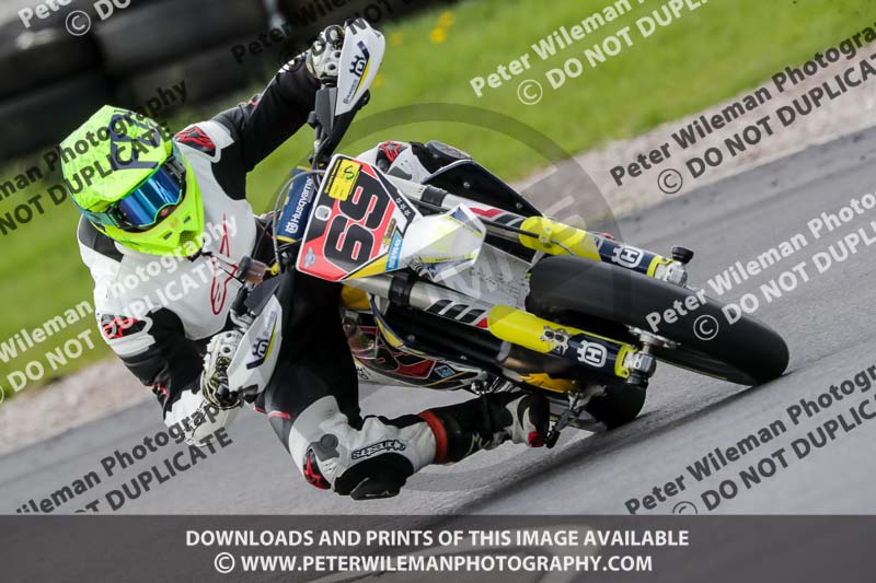 Three Sisters;Three Sisters photographs;Three Sisters trackday photographs;enduro digital images;event digital images;eventdigitalimages;lydden no limits trackday;no limits trackdays;peter wileman photography;racing digital images;trackday digital images;trackday photos