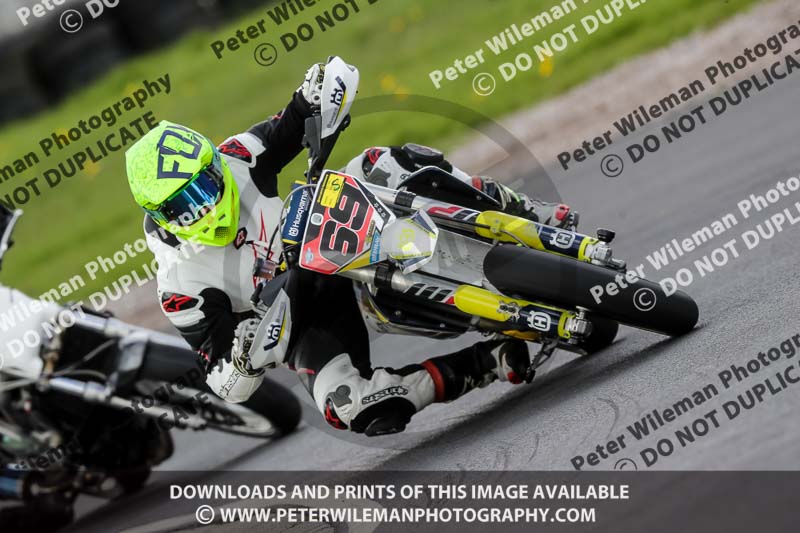 Three Sisters;Three Sisters photographs;Three Sisters trackday photographs;enduro digital images;event digital images;eventdigitalimages;lydden no limits trackday;no limits trackdays;peter wileman photography;racing digital images;trackday digital images;trackday photos