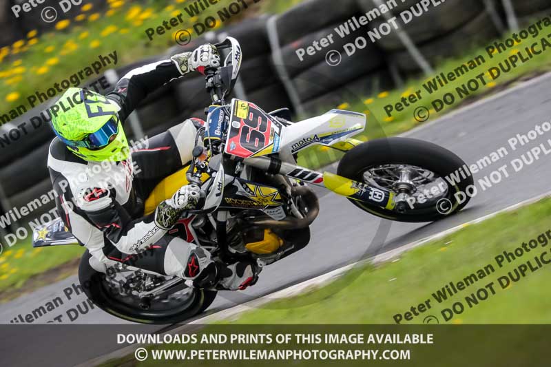 Three Sisters;Three Sisters photographs;Three Sisters trackday photographs;enduro digital images;event digital images;eventdigitalimages;lydden no limits trackday;no limits trackdays;peter wileman photography;racing digital images;trackday digital images;trackday photos