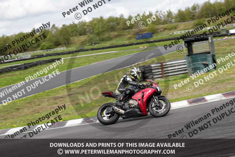 Three Sisters;Three Sisters photographs;Three Sisters trackday photographs;enduro digital images;event digital images;eventdigitalimages;lydden no limits trackday;no limits trackdays;peter wileman photography;racing digital images;trackday digital images;trackday photos